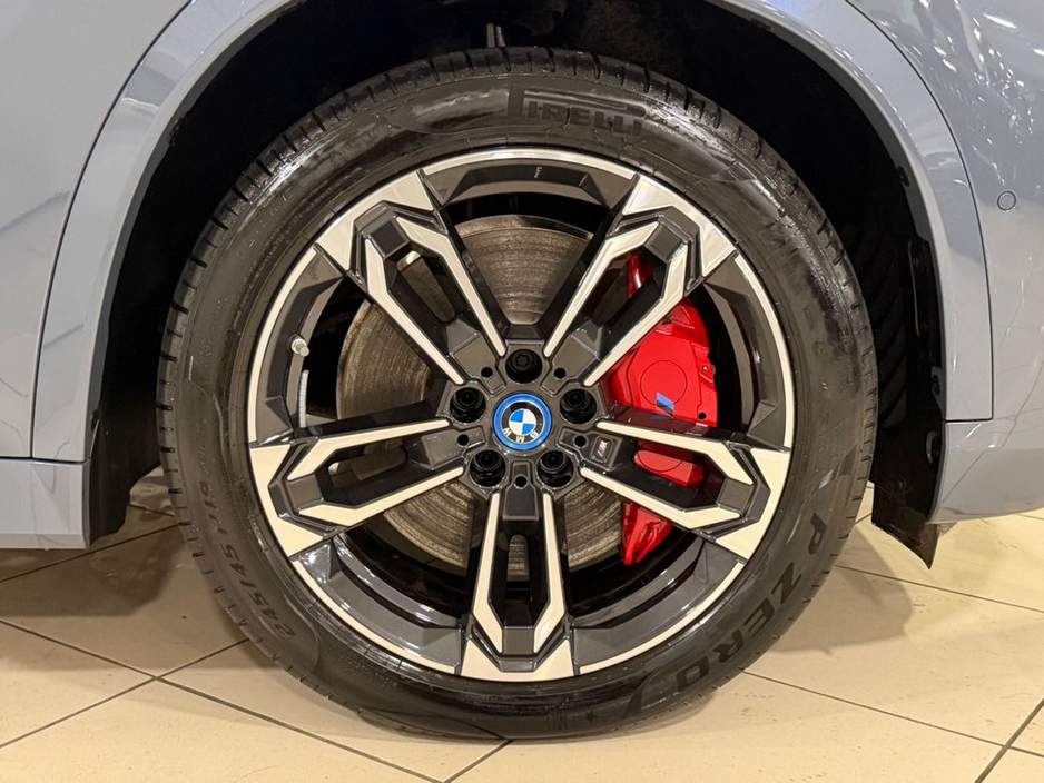 2025 BMW X1 - image 14