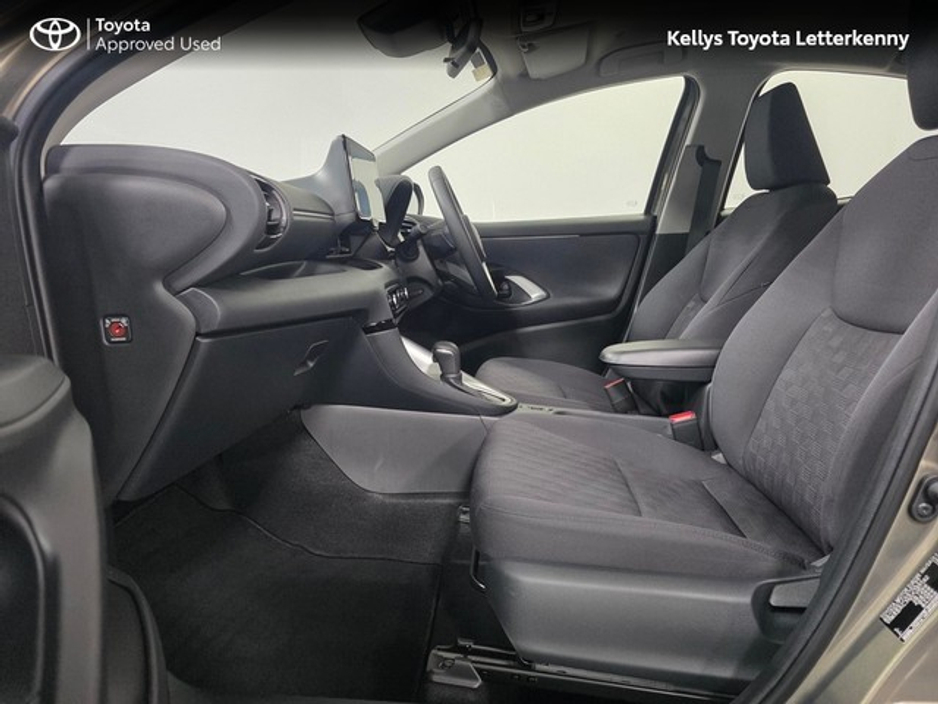 2025 Toyota Yaris Yaris Hybrid 115 Luna #103 €25,995