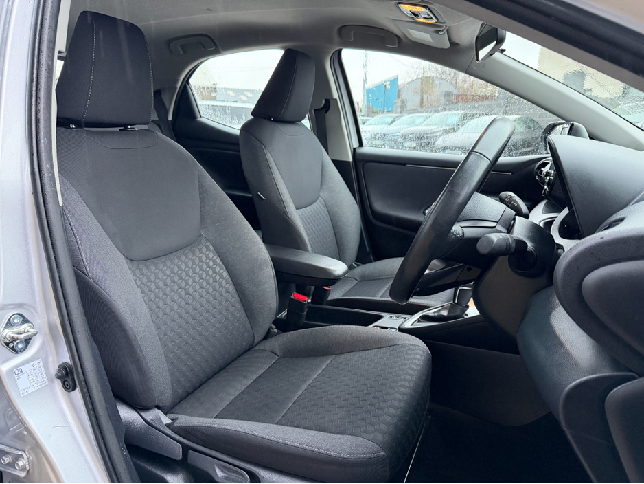 2023 Toyota Yaris 1.5 HYBRID LUNA..rear camera..warranty includedd €16,950