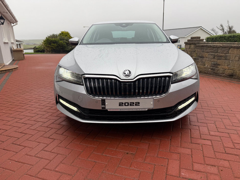 2022 Skoda Superb - image 5