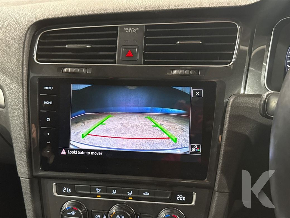 2018 Volkswagen Golf - image 18