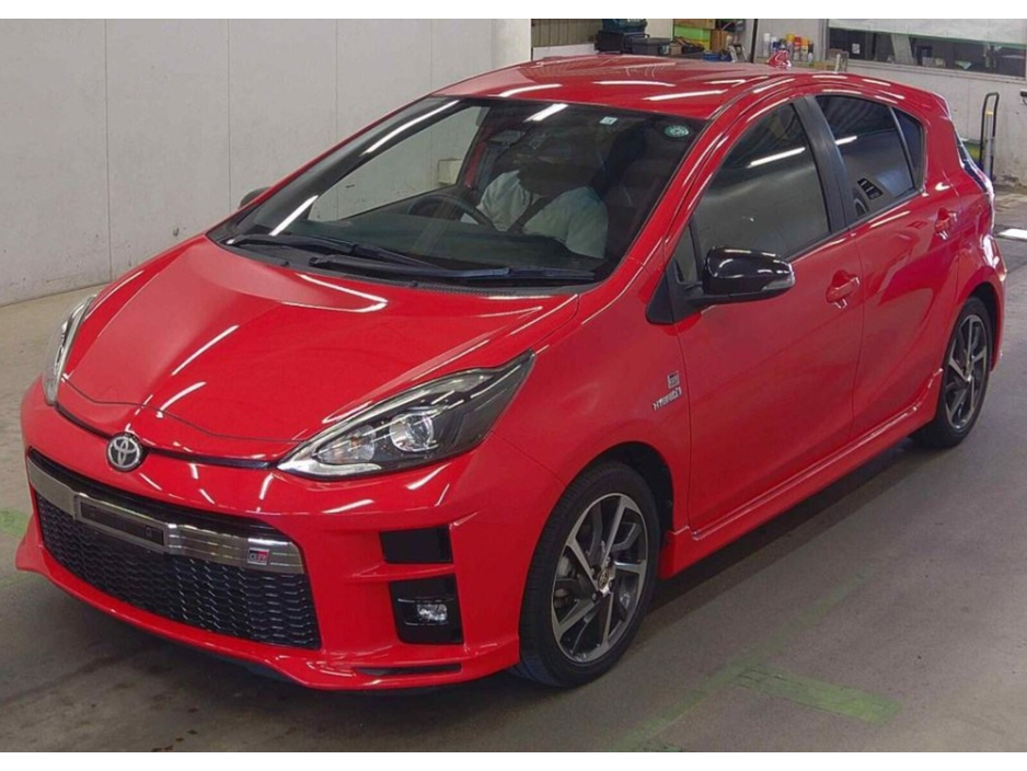 2018 Toyota Aqua - image 8