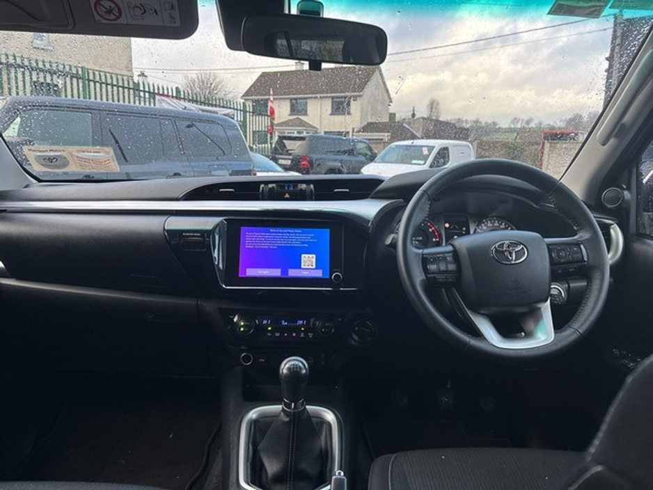 2025 Toyota Hilux HILUX 2.8 SR5 DOUBLE CAB €49,000