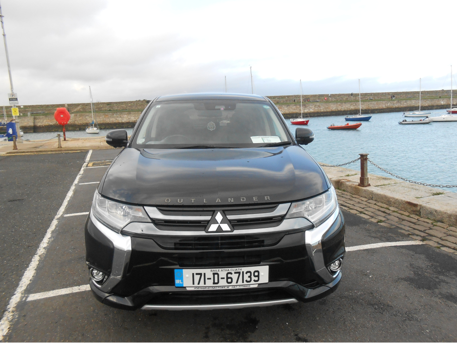 2017 Mitsubishi Outlander PHEV Intense €18,995