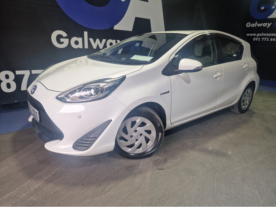 2018 Toyota Aqua - image 4