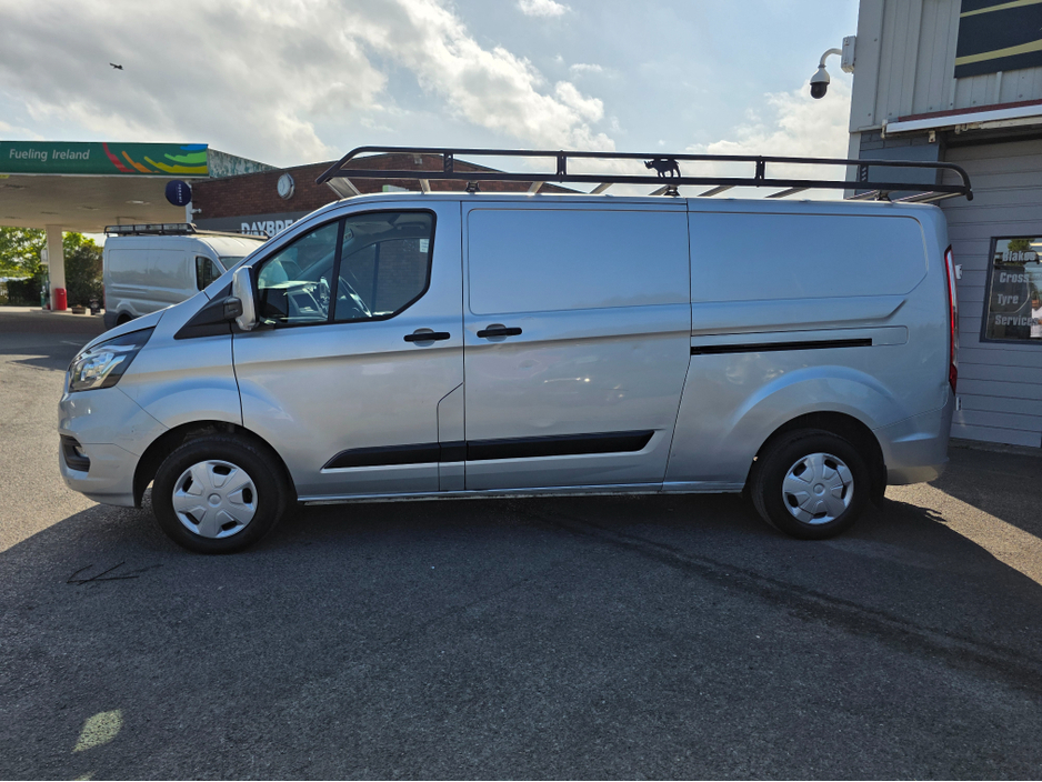 2020 Ford Transit Custom - image 11