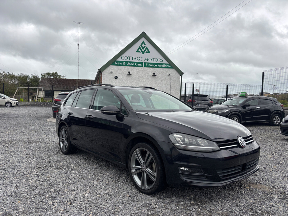 2016 Volkswagen Golf - image 2
