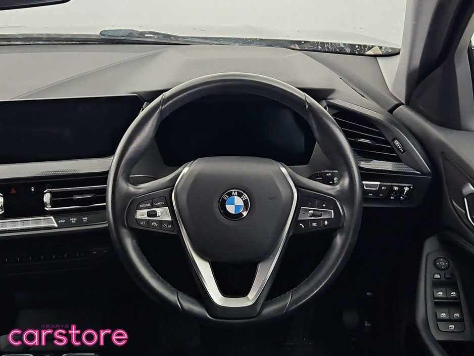 2020 BMW 1 Series - image 18