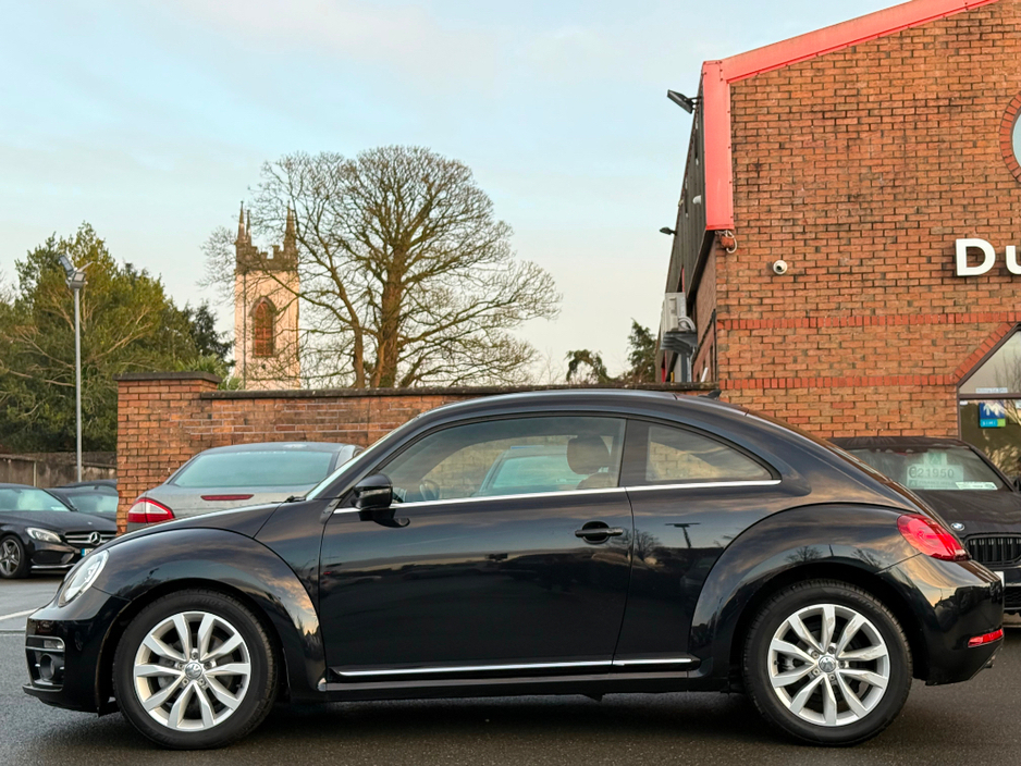 2018 Volkswagen Beetle - image 8