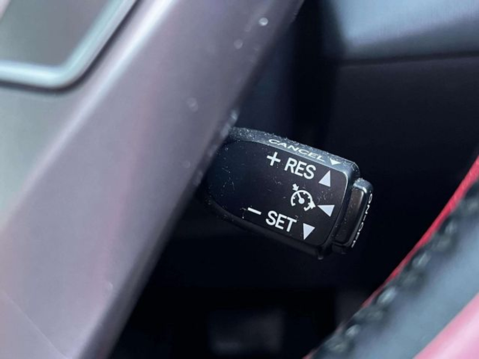 2017 Toyota Prius - image 34