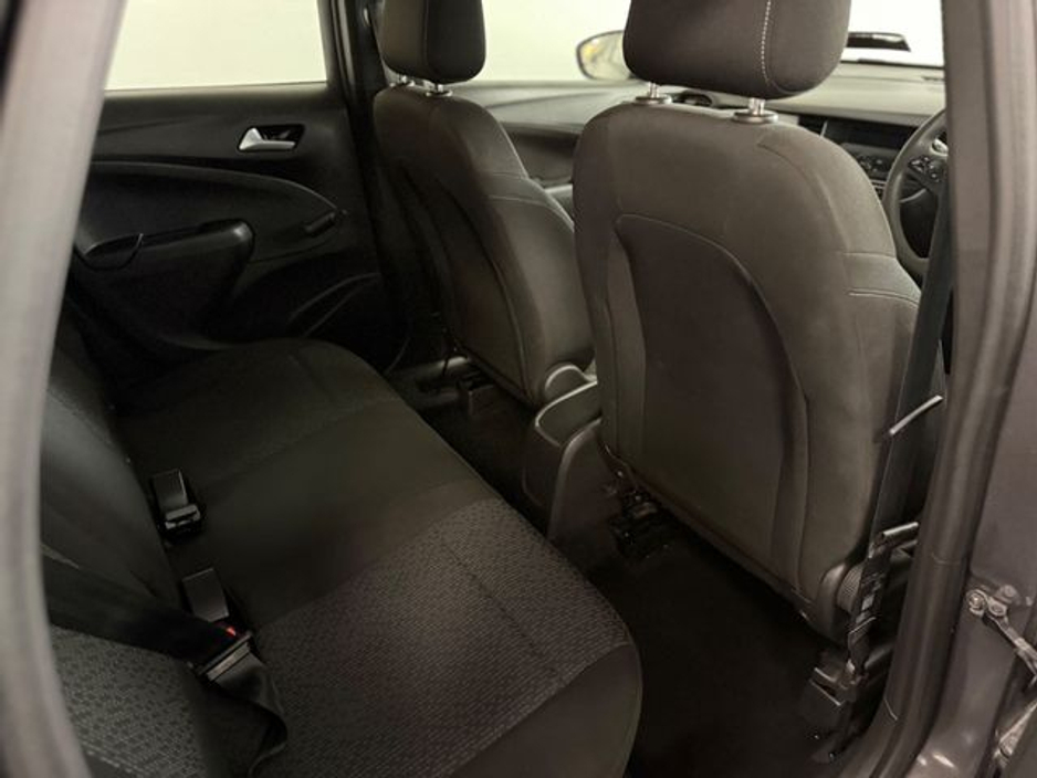 2021 Opel Crossland - image 11