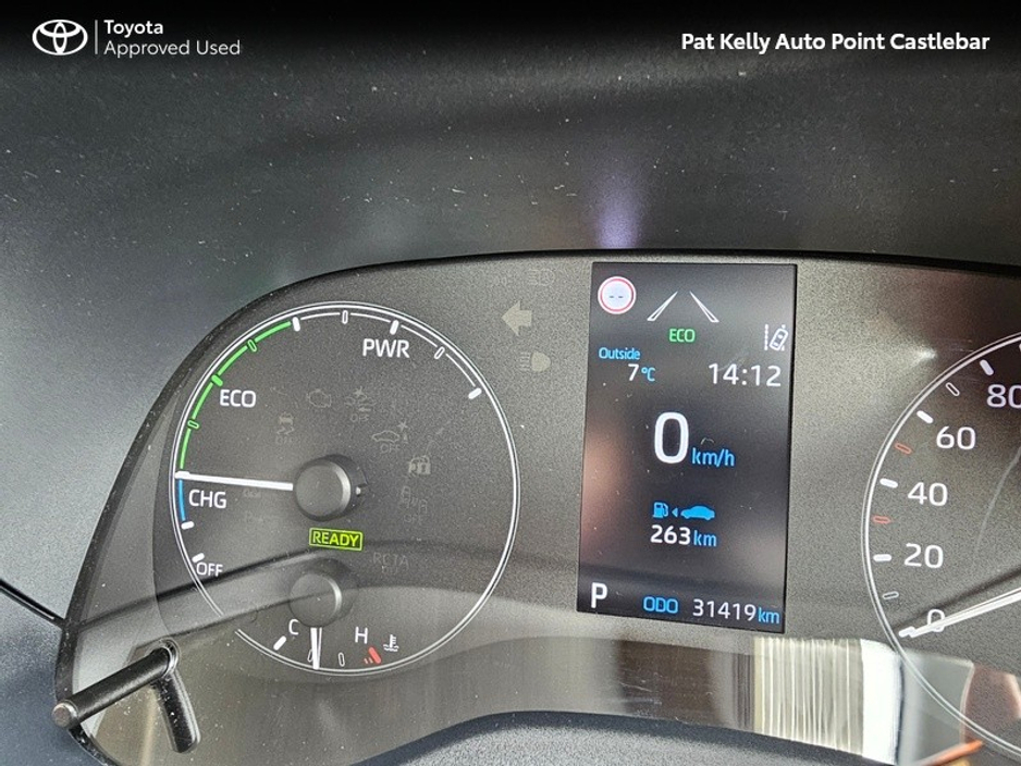 2021 Toyota Yaris - image 14