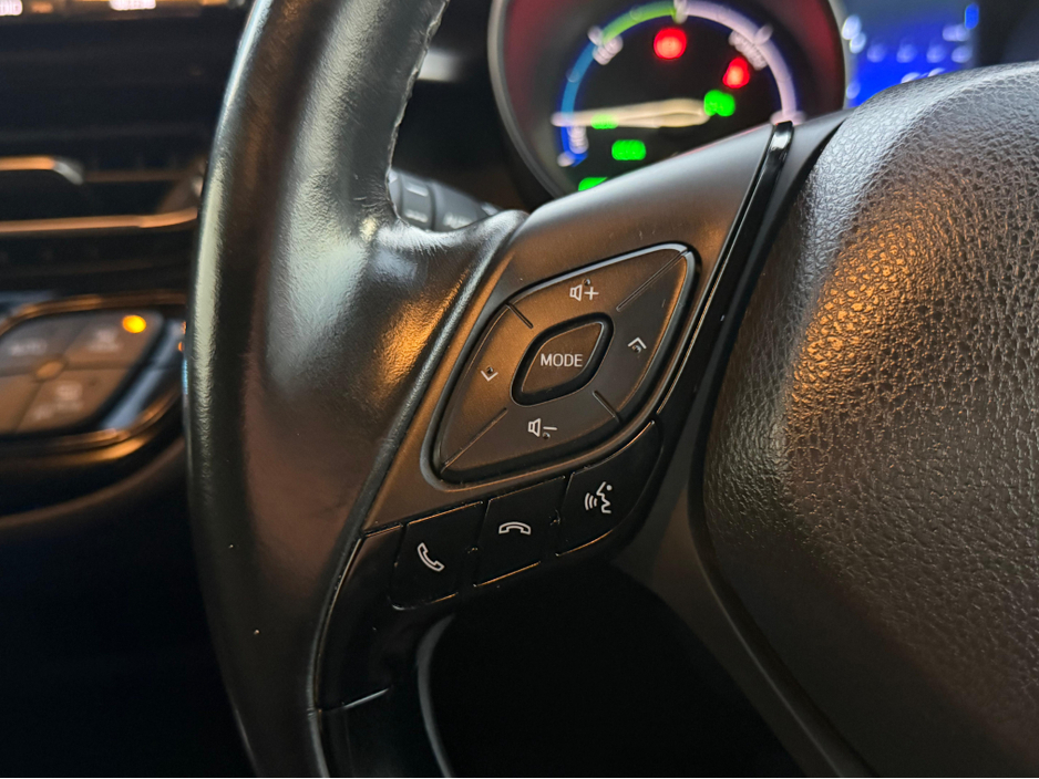 2017 Toyota C-HR (171) 1.8 HYBRID SPORT AUTO €19,450