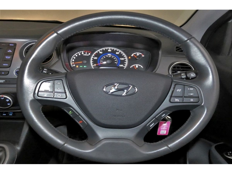 2017 Hyundai i10 1.0 DELUXE 5SPD *BI-TONE INTERIOR*14"ALLOY WHEELS* €10,890