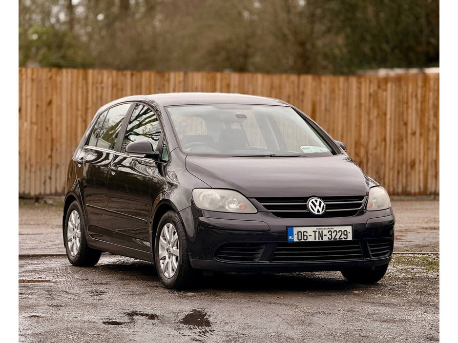 2006 Volkswagen Golf - image 4