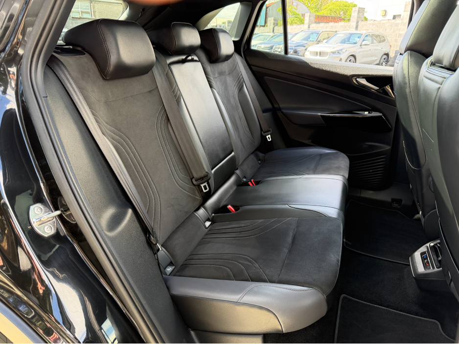 2023 Volkswagen ID.4 - image 15
