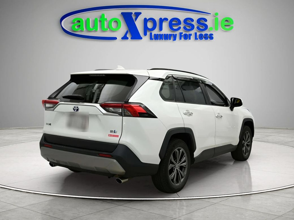 2022 Toyota Rav4 - image 7