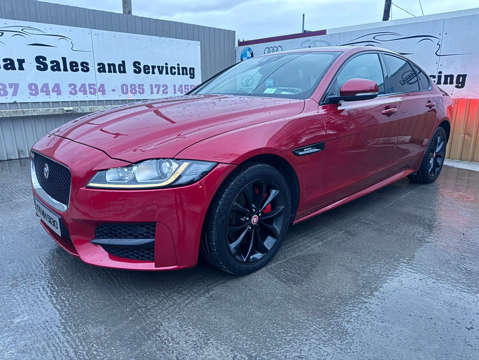 2017 Jaguar XF - image 21