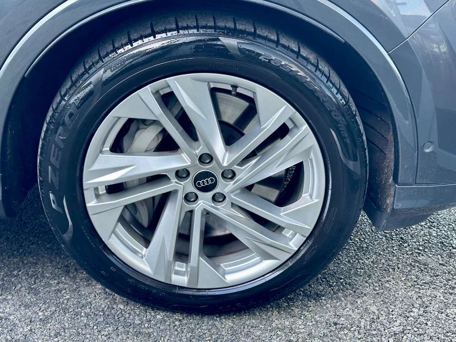 2025 Audi Q7 - image 7