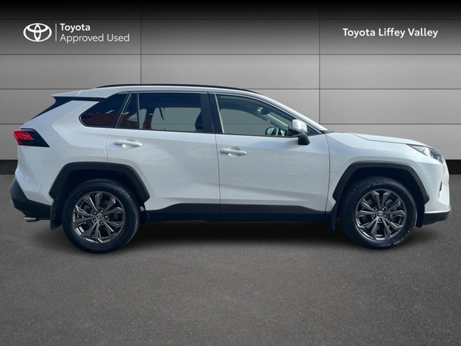 2023 Toyota Rav4 - image 3