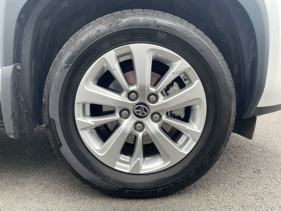 2025 Toyota Yaris Cross 1.5 Hybrid Luna