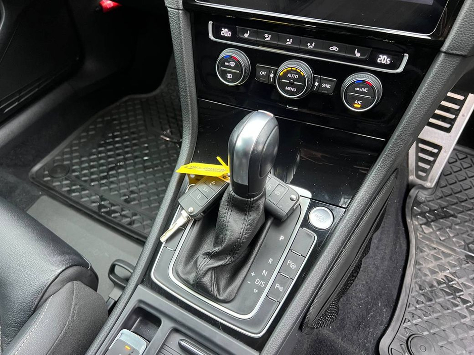 2020 Volkswagen Golf HIGHLINE 2.0 TDI * HUGE SPEC * // LEATHER HEATED SEATS // DYNAUDIO // 360 SURROUND PARKING SENSORS €23,990