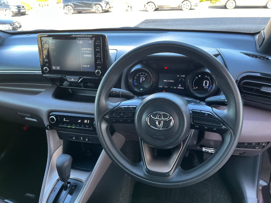 2020 Toyota Yaris - image 6