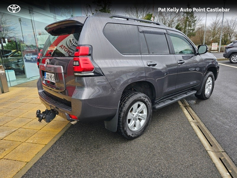 2023 Toyota Landcruiser - image 2