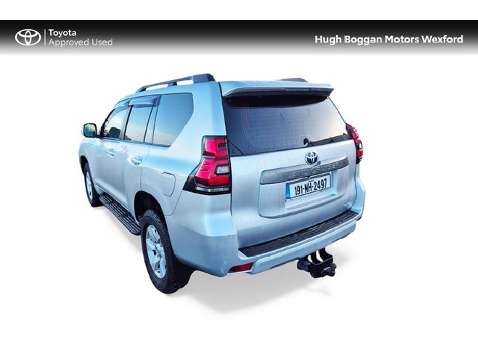 2019 Toyota Landcruiser - image 2