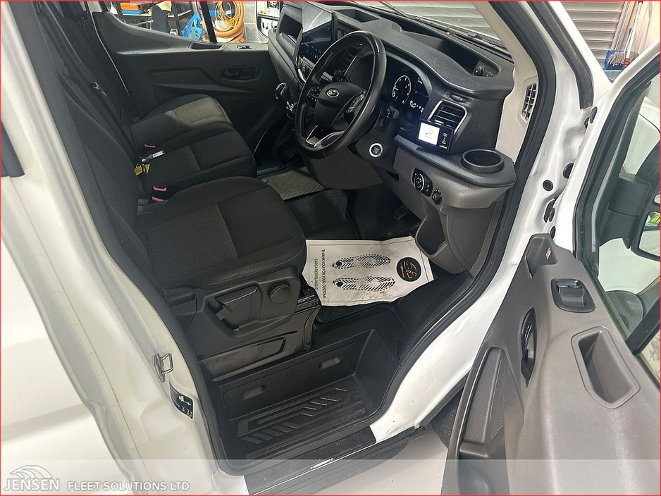 2024 Ford Transit - image 9