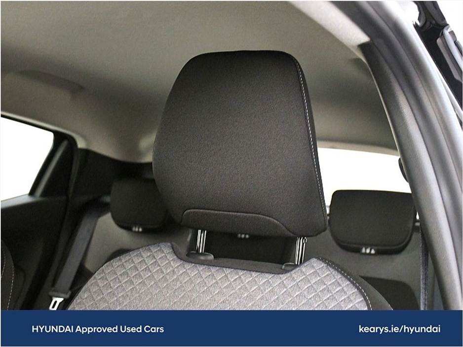 2025 Renault Clio - image 9