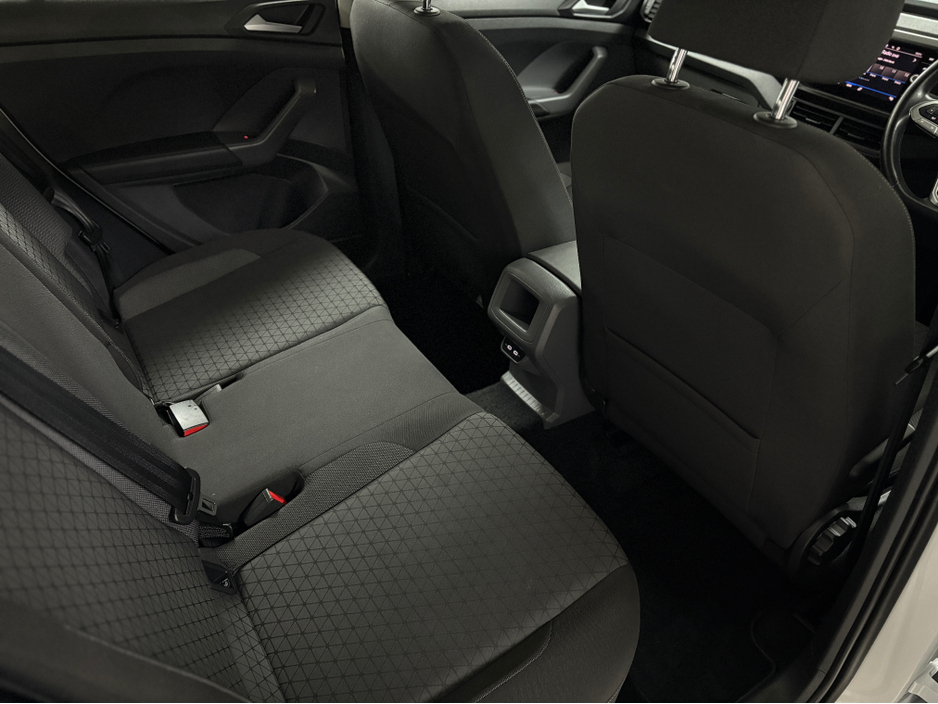 2021 Volkswagen T-Cross - image 18