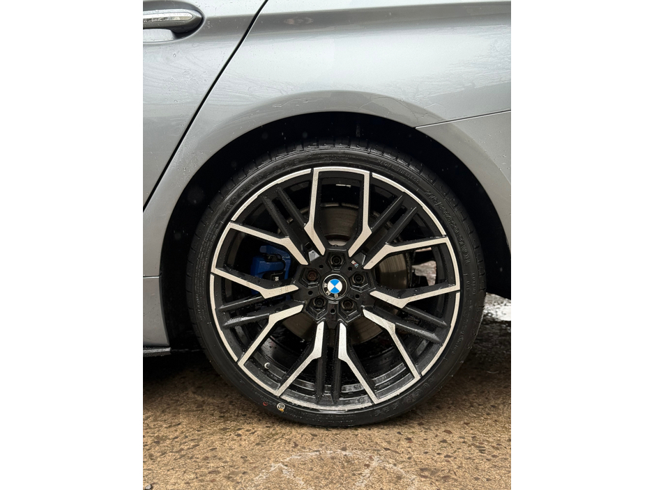 2017 BMW 5 Series - image 22