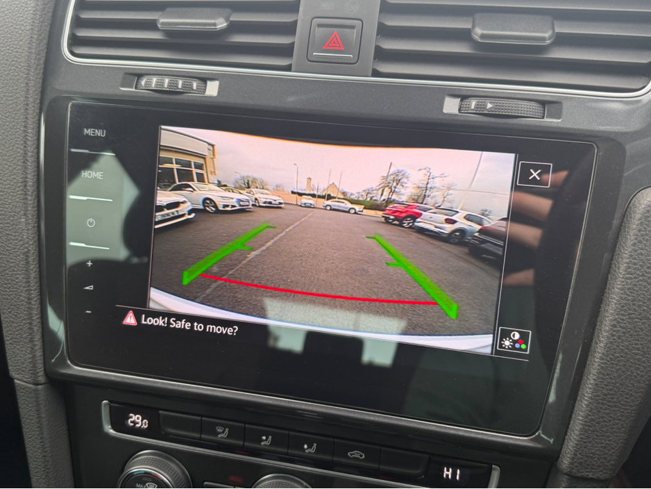 2018 Volkswagen Golf - image 14