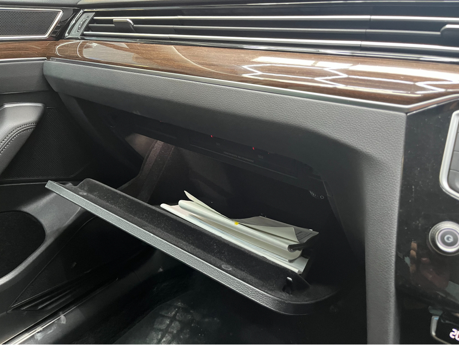 2017 Volkswagen Passat - image 18