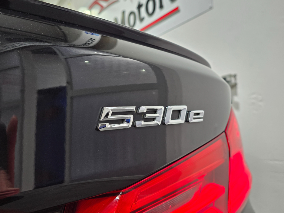 2019 BMW 5 Series - image 30