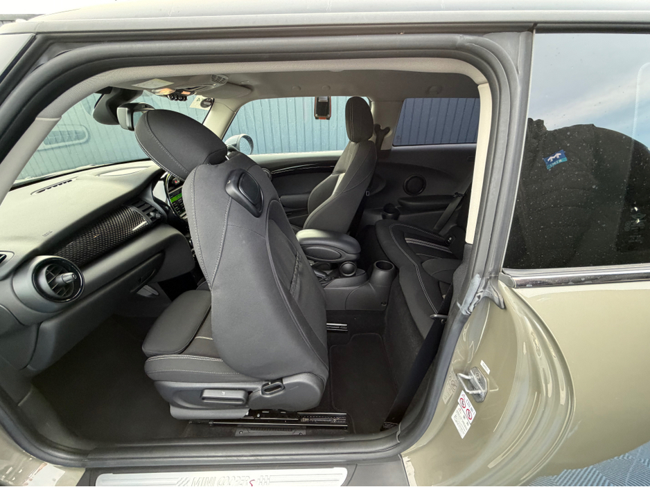 2018 MINI Hatch - image 39