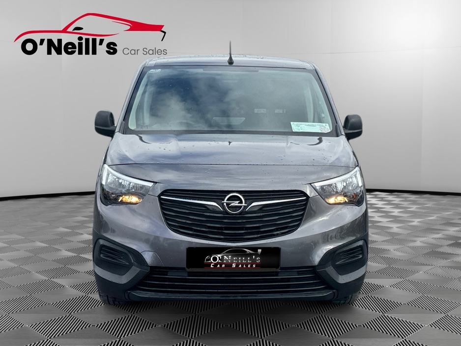 2023 Opel Combo - image 4