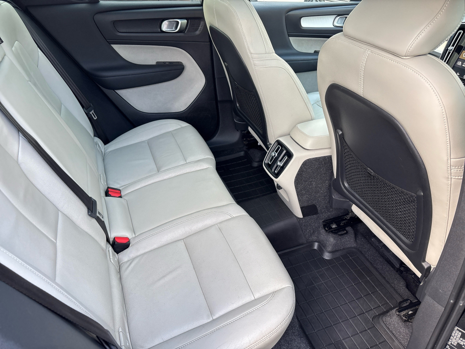 2018 Volvo XC40 - image 12