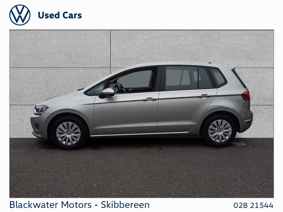 2017 Volkswagen Golf SV - image 6