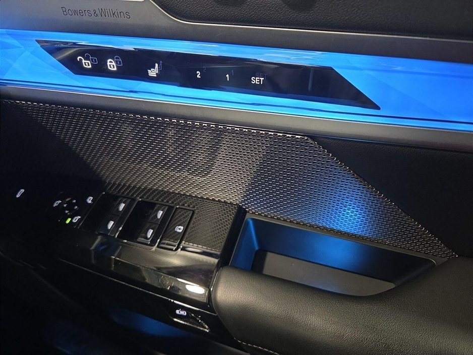 2024 BMW i7 - image 22