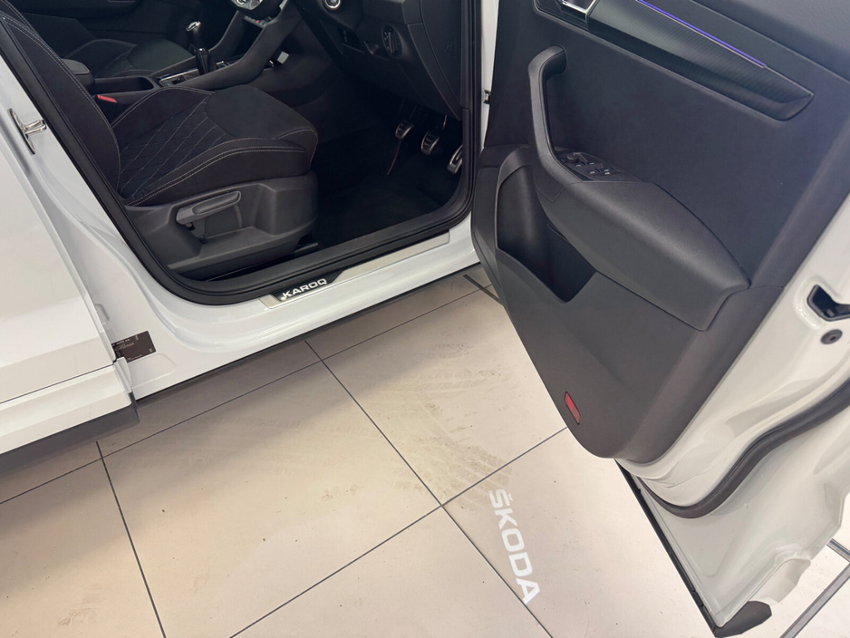 2023 Skoda Karoq - image 8