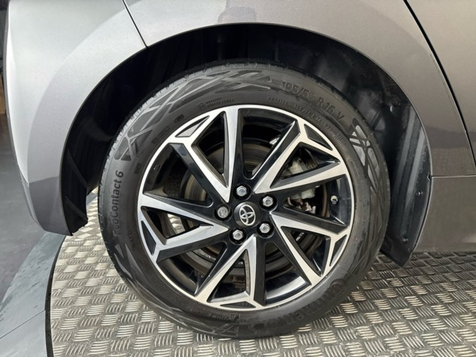 2023 Toyota Yaris HYBRID LUNA SPORT €24,950