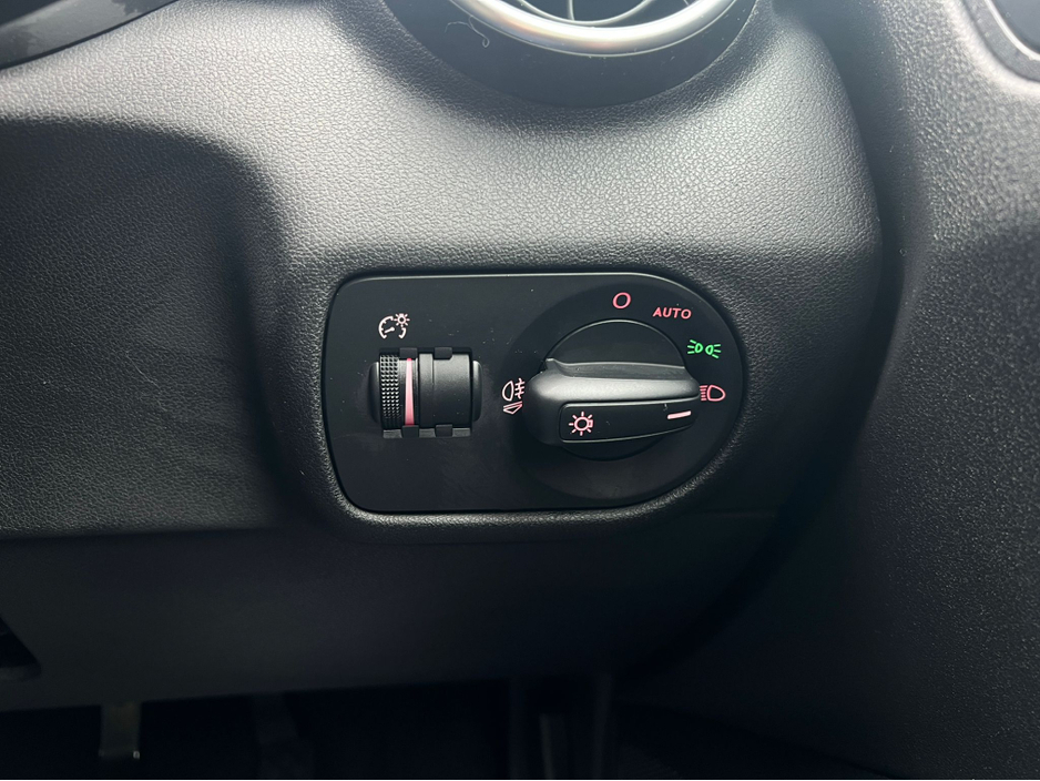 2016 Audi A1 - image 18