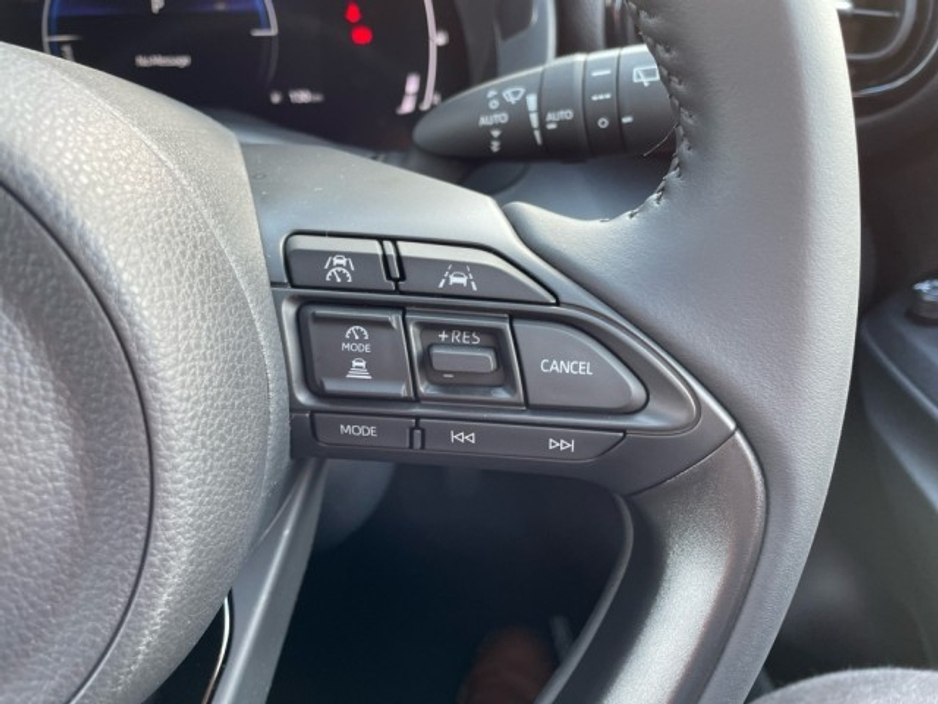 2024 Toyota Yaris Cross - LunaSport - 1.5 Hybrid - Automatic - 2 Free Services Included - EUR 180 Tax // Remote Central Locking // Front Electric Windows // Rear Electric Windows // Electric Mirrors // Finger Tip Stereo Cont €29,799