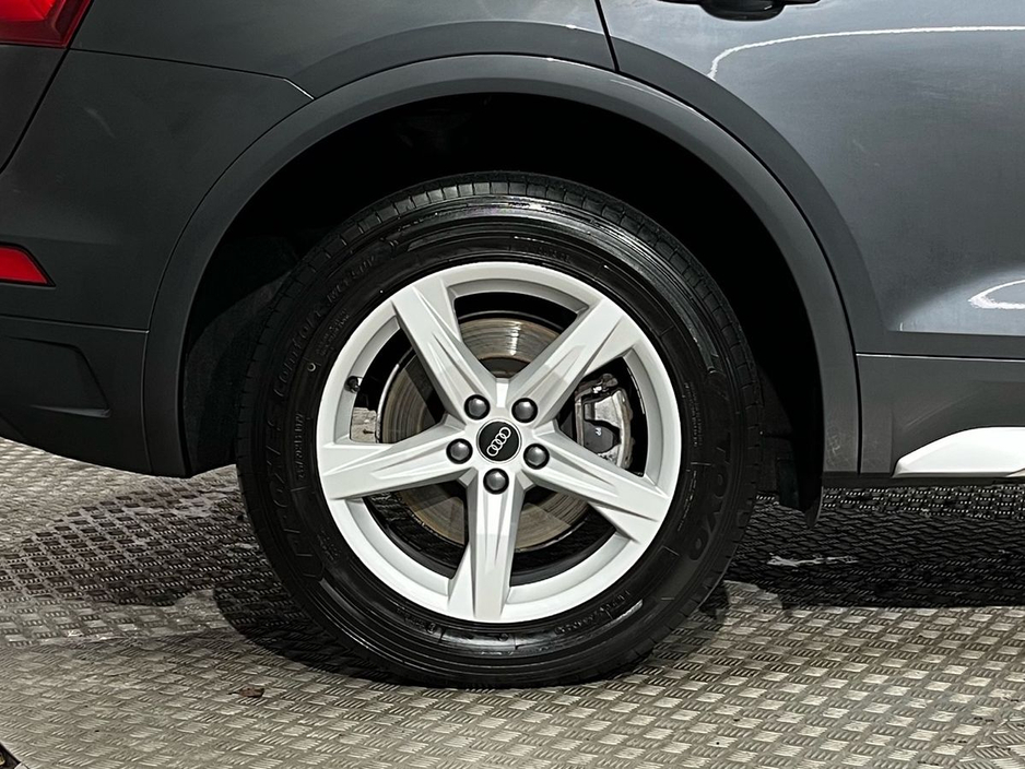 2024 Audi Q5 SE Quattro 50 TFSIe 299BHP - Reversing Camera - Sat Nav - Climate Control - Heated Seats - Cruise Control - Apple CarPlay/Android Auto €52,950