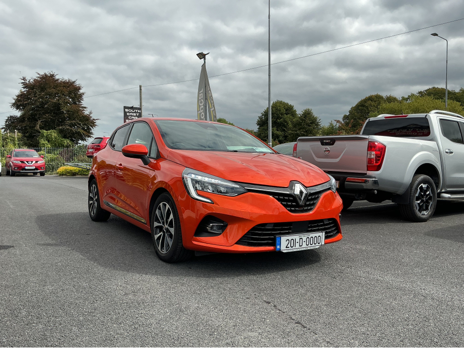 2020 Renault Clio ICONIC BLUE DCI €13,995