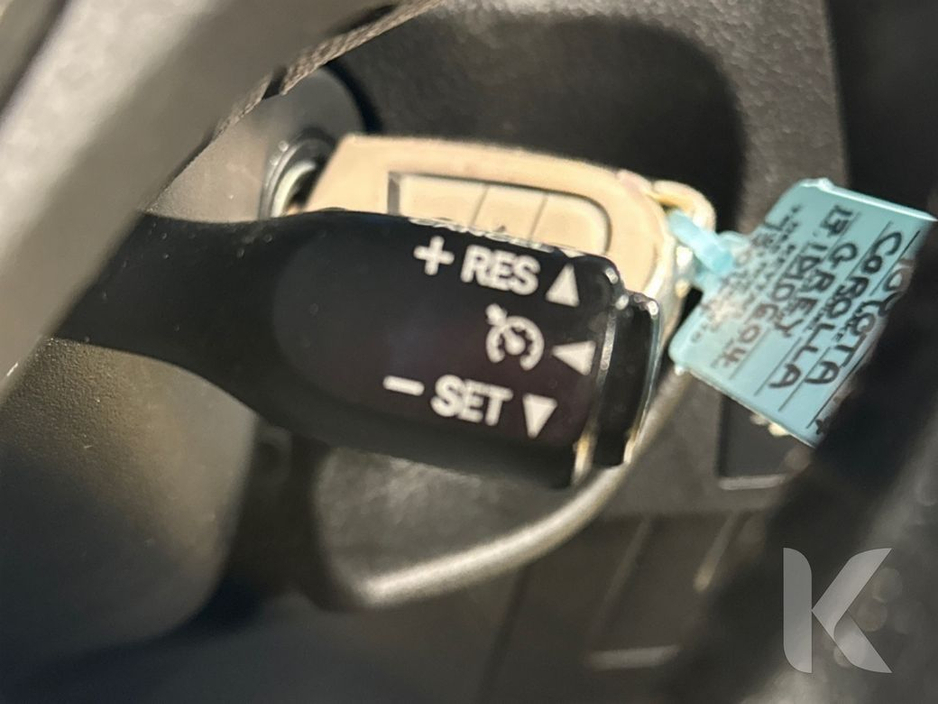 2017 Toyota Corolla - image 18