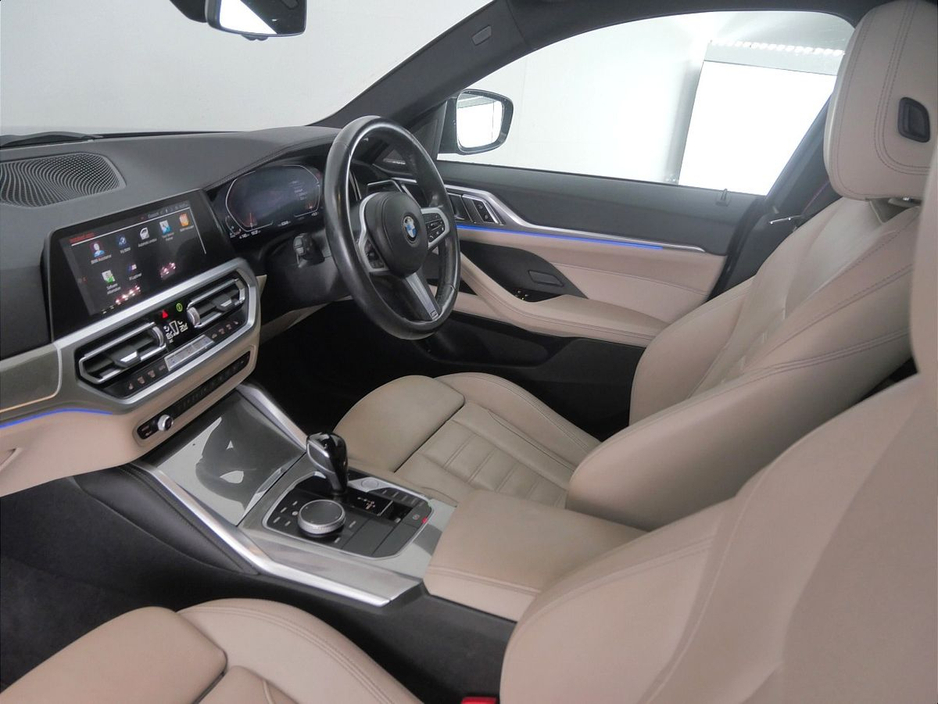 2022 BMW 4 Series - image 7