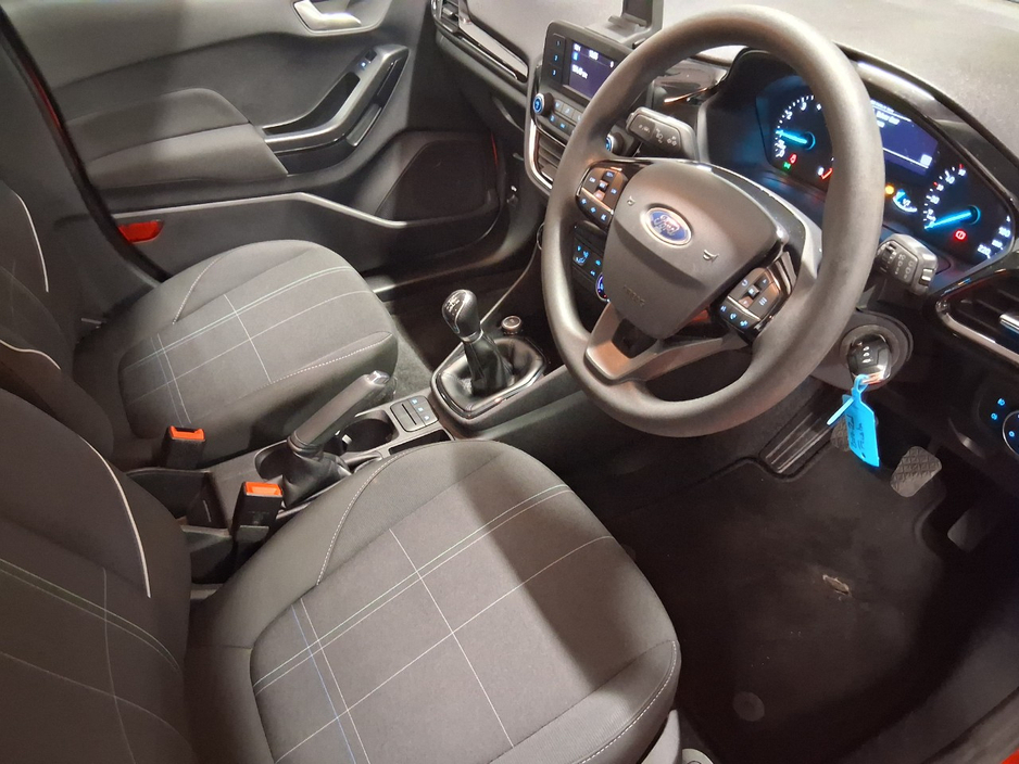 2017 Ford Fiesta - image 6